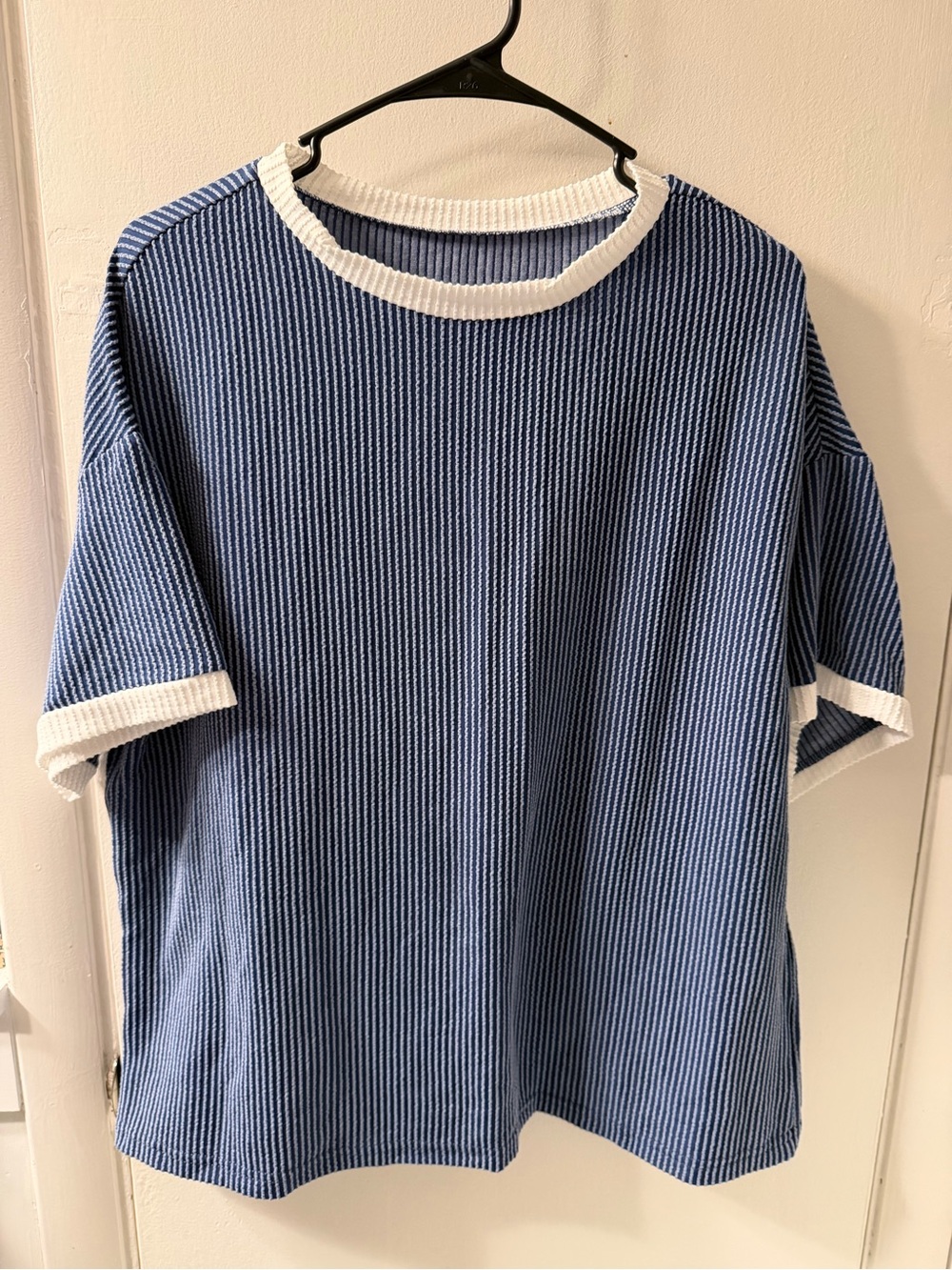 Striped Short Sleeve Top in Blue & White Size Medium